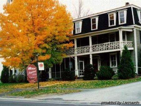 Peterborough Maplehurst Inn מראה חיצוני תמונה
