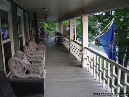 Peterborough Maplehurst Inn מראה חיצוני תמונה
