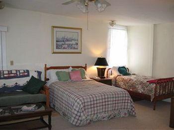 Peterborough Maplehurst Inn מראה חיצוני תמונה